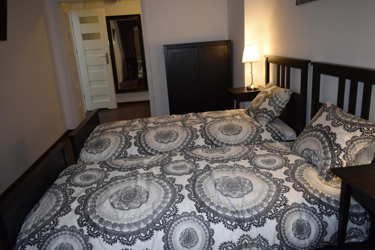 Fiesta Apartament وارسو المظهر الخارجي الصورة