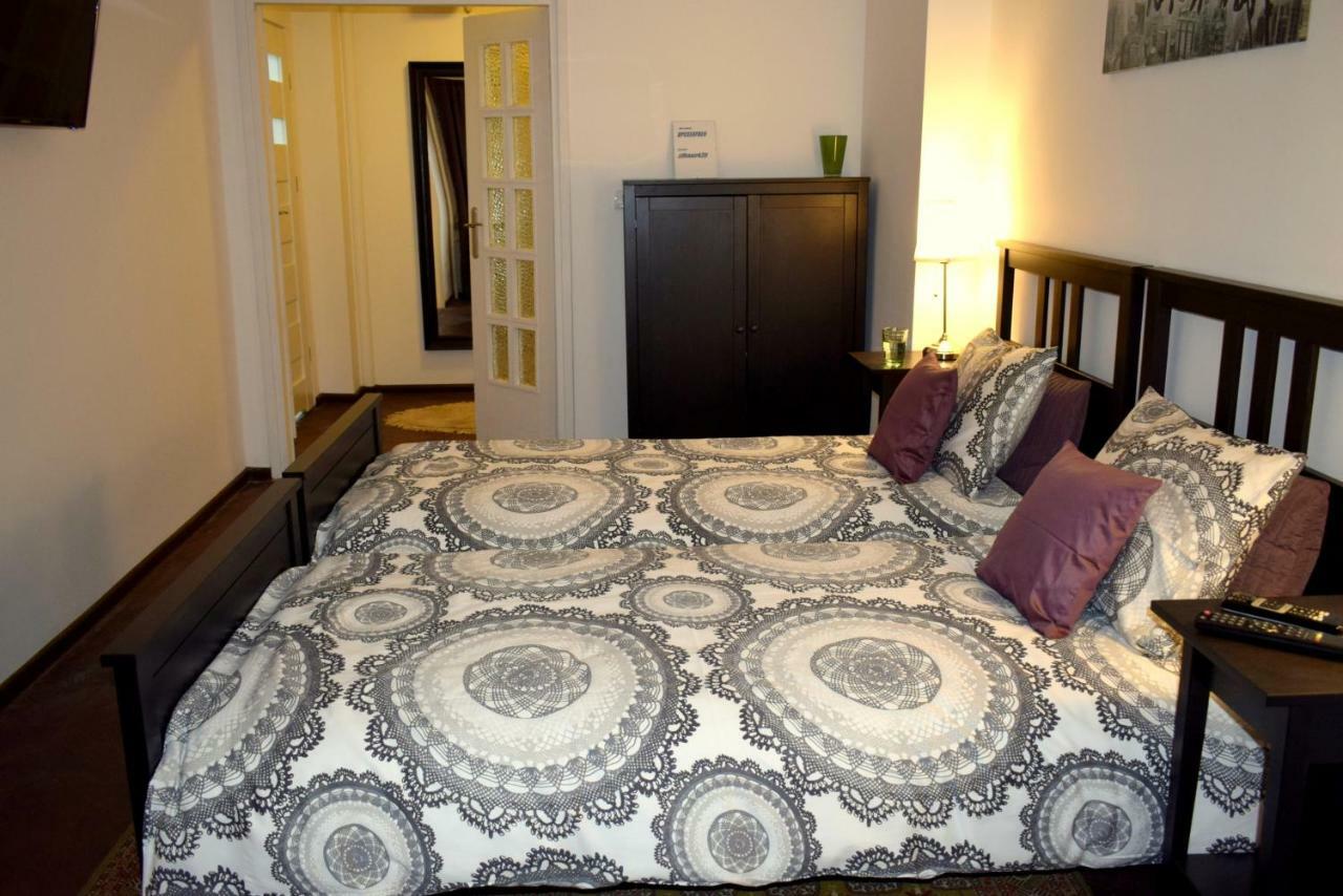 Fiesta Apartament وارسو المظهر الخارجي الصورة